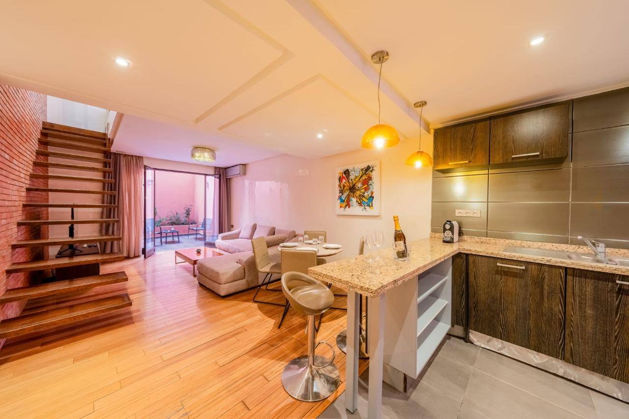 Duplex à Marrakech avec cuisine ouverte et terrasse